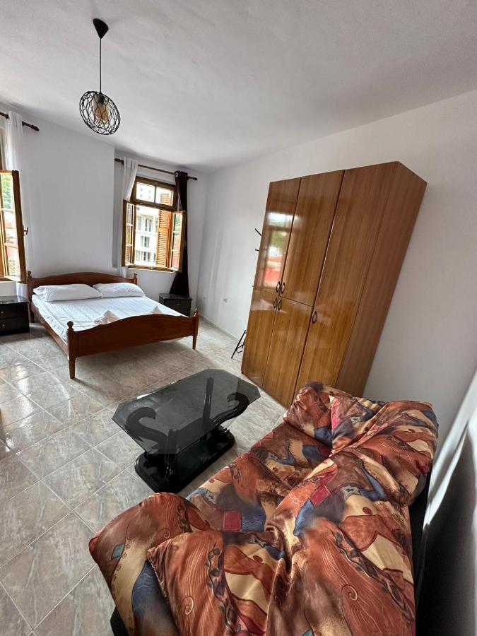 Central Charm Apartments Vlorë Екстериор снимка
