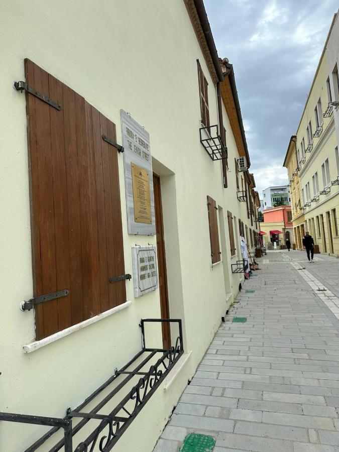 Central Charm Apartments Vlorë Екстериор снимка